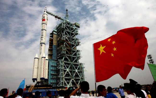 Китай запустил космическую ракету "Чанчжэн-7"