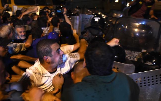 Протест в Єревані: в ході розгону демонстрантів постраждали 60 осіб