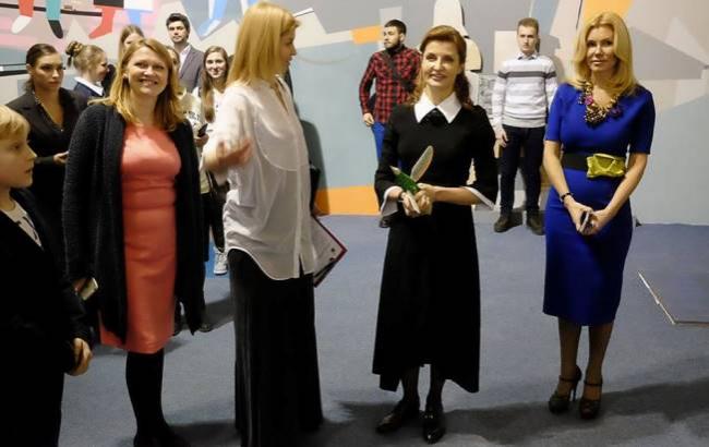 Марина Порошенко открыла выставку Марии Примаченко