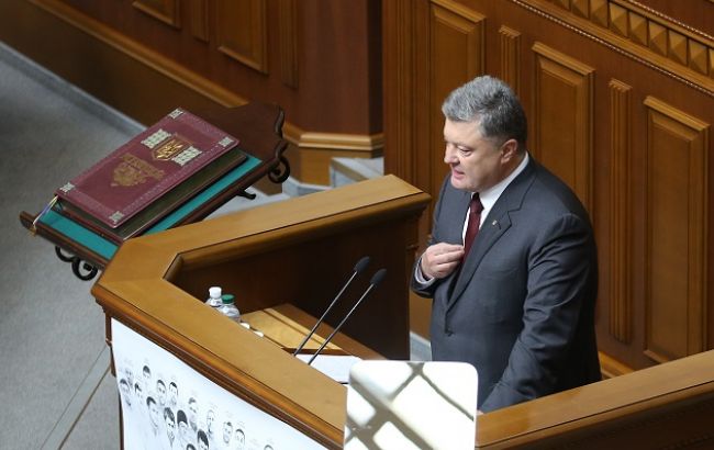 Порошенко пообещал не подписывать бюджет-2017, если в нем не учтут стипендии