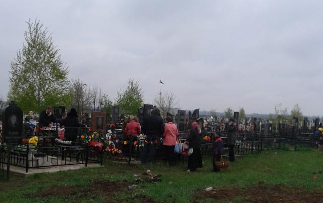 Под Одессой загорелось самое большое кладбище Украины