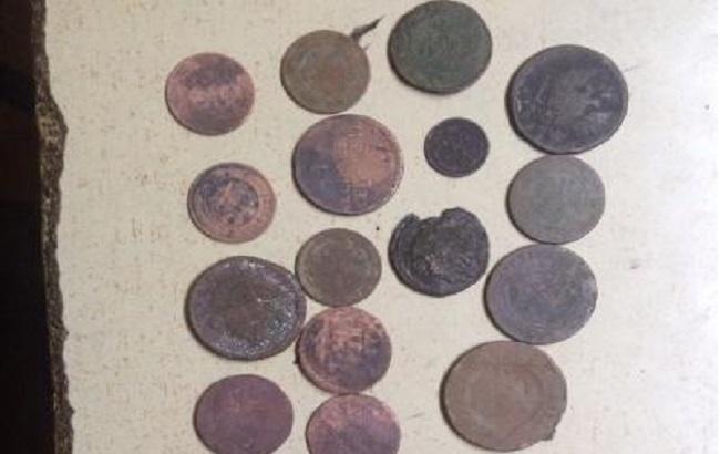 Украинец пытался вывезти в Россию 400 старинных монет