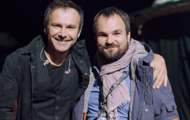 Дружеская поддержка: Вакарчук на концерте посвятил песню Диле, который победил рак