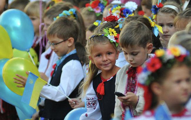 "В стране война, какие подарки?": в сети восхищаются поступком киевской учительницы