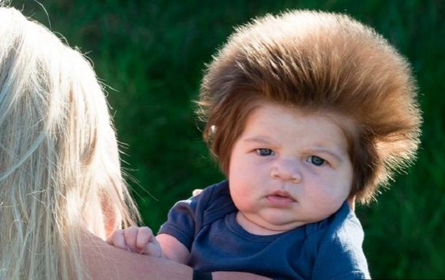 Зачіска двомісячного малюка підкорила інтернет