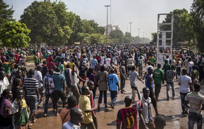 Военные в Буркина-Фасо заявили о смещении и.о. Президента