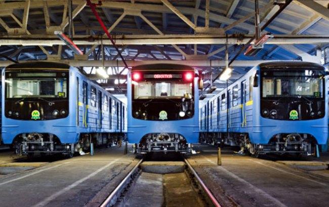 Почему бы и нет: мужчина в киевском метро тушил пассажиров из огнетушителя