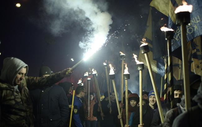 Тысячи людей и факелов: "Марш нации" показали с высоты птичьего полета