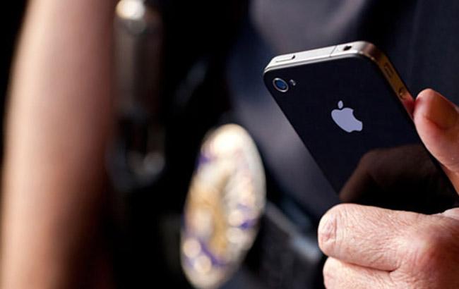 Глазом не успели моргнуть: полиция показала видео с дерзкой кражей девятнадцати iPhone