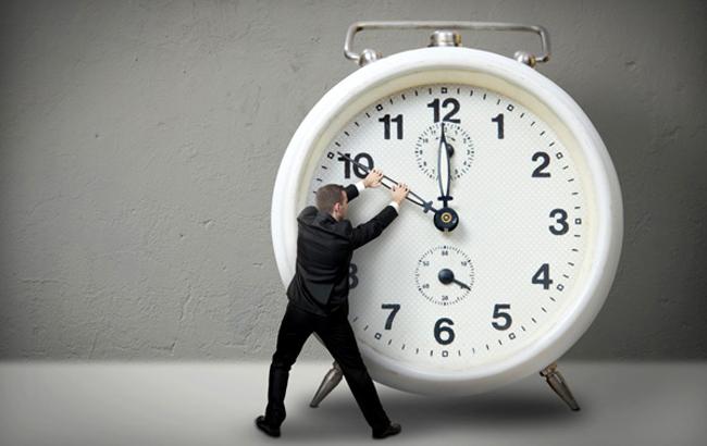 В уряді спростували, що переведення годинників на зимовий час було останнім