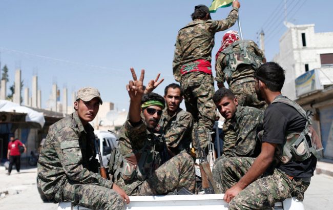 Сирийские курды заявили, что их обстреливают турецкие танки