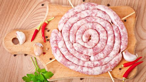 Найніжніша домашня ковбаса з курятини за рецептом Клопотенко: діти будуть у захваті!