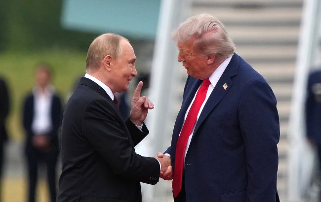 Трамп почав телефонну розмову з Путіним