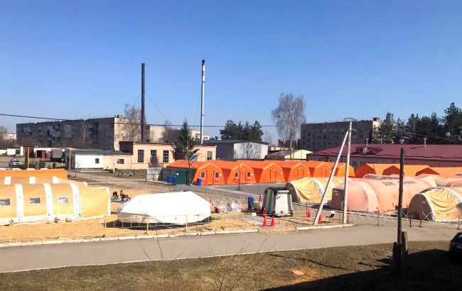 Мобильный COVID-госпиталь в Хмельницкой области принял первых пациентов