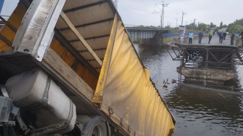 Обвал моста под Днепром: полиция открыла три уголовных дела