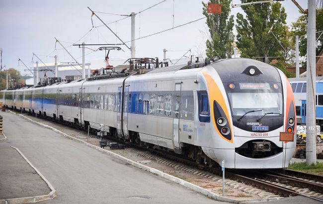"Укрзалізниця" повертає популярний сервіс: де вже можна скористатися
