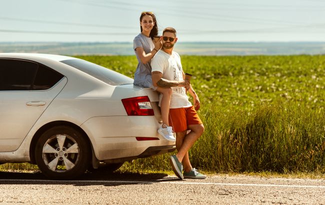 Для комфортных путешествий: какие аксессуары будут полезны в авто в теплое время года