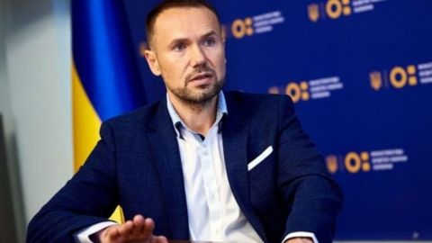 МОН советует школам при необходимости продлевать каникулы