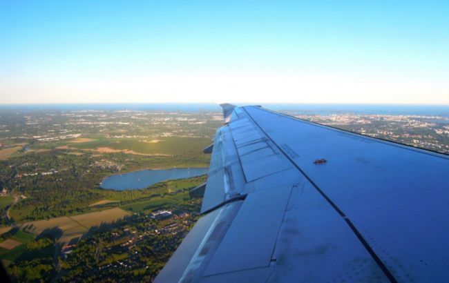 Литва закрила своє небо для білоруських авіакомпаній