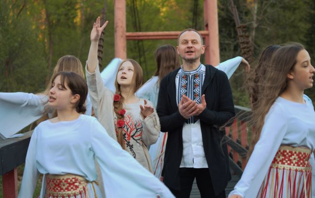 Зірка "Шансу" заспівав з донькою і розчулив особливим кліпом (відео)