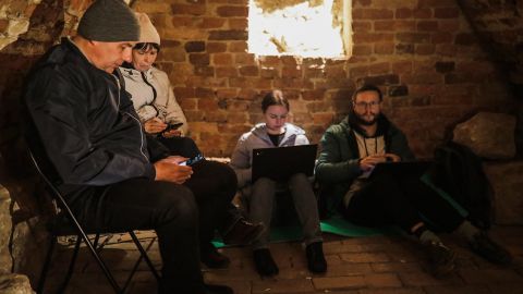 В Кропивницком слышали взрывы, жителей предупреждали о ракете