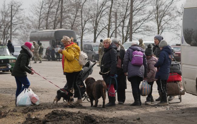 Оккупанты в Мариуполе блокируют попытки избежать "эвакуации" в РФ, - советник мэра