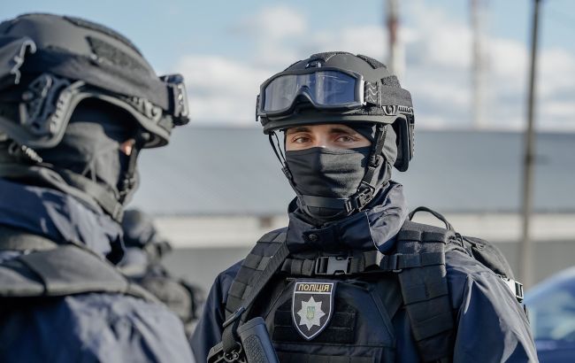 В центре Днепра "разборки" возле заведения переросли в стрельбу с ранеными