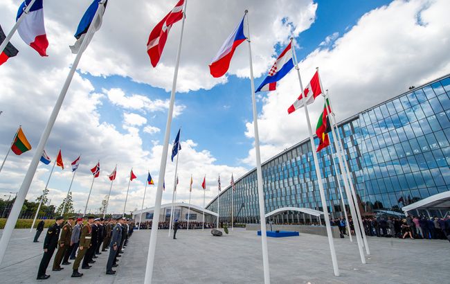 НАТО предупредило об опасности манипулирования военными через соцсети