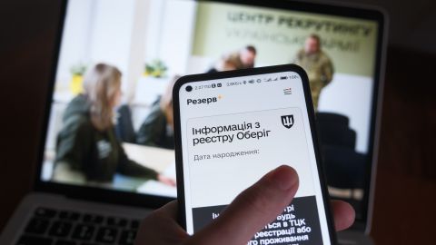 Бронирование и отсрочка: что изменилось для украинцев в апреле