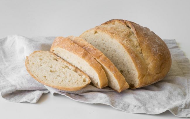 Ці способи допоможуть швидко розм’якшити черствий хліб: буде свіжим та ароматним