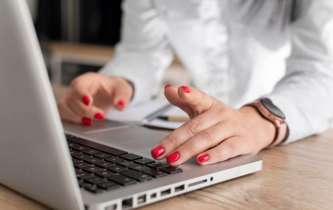 Як не стати жертвою онлайн-шахрайства: поліція назвала основні правила