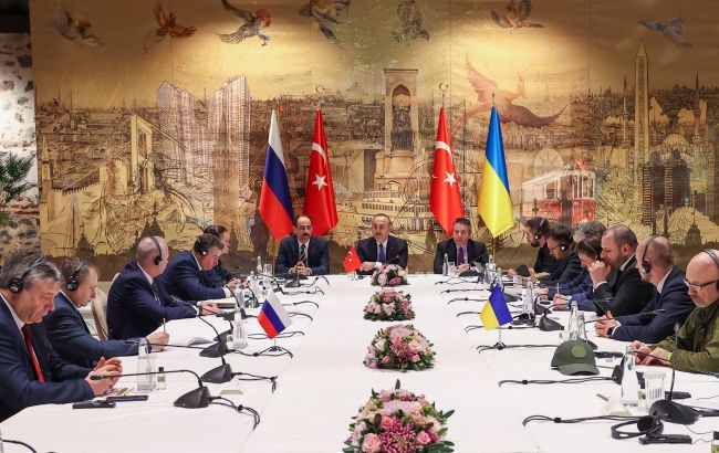 Стамбульское коммюнике и гарантии безопасности: что известно о переговорах Украины с РФ