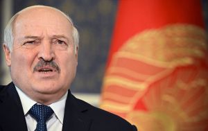 Лукашенко відповів погрозами на попередження від "Мадяра"