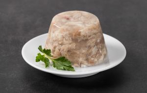 Домашній прозорий холодець, який вийде у кожного: покроковий рецепт