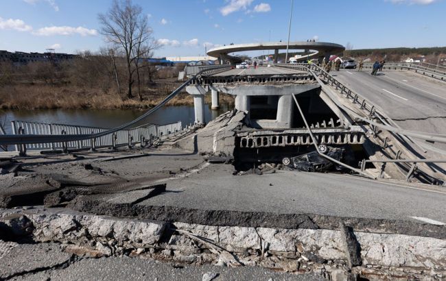 За добу "Укравтодор" очистив понад 10 км траси Київ-Чоп