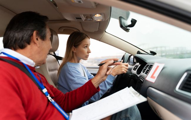 Чому часто не вдається здати іспит з водіння в автошколі: поширені помилки