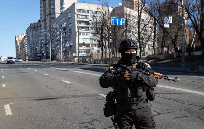 Разворачивают блокпосты и проверяют транспорт: в Киеве проводят учения по безопасности