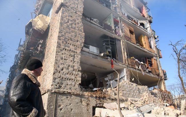 Збита над Києвом ракета потрапила в житловий будинок: фоторепортаж