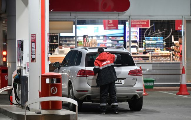 Бензин в РФ дороже американского: в 2026 году разрыв будет только расти