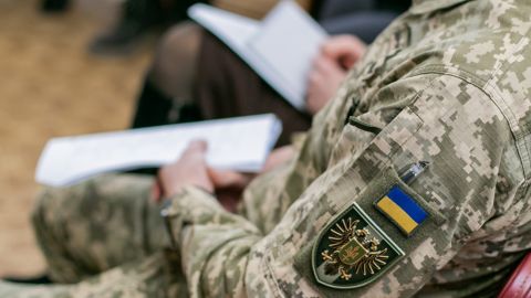 В Одесі чоловік бажав смерті та кидався на поранених воїнів ЗСУ: реакція ТЦК