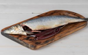 Как выбрать самую вкусную сельдь с икрой: три признака, о которых не скажут продавцы