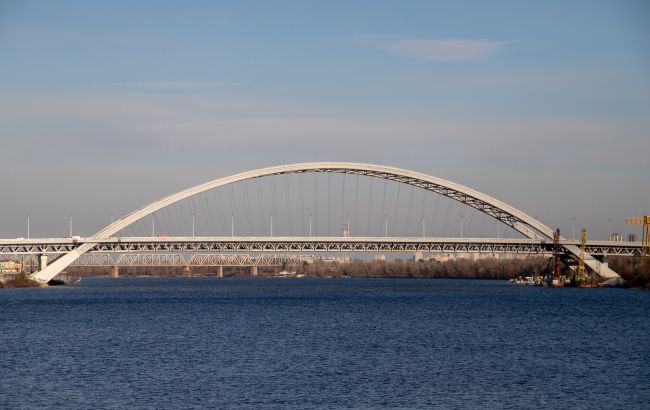 На строительстве Подольского моста разворовали более 153 млн гривен. СБУ разоблачила чиновников