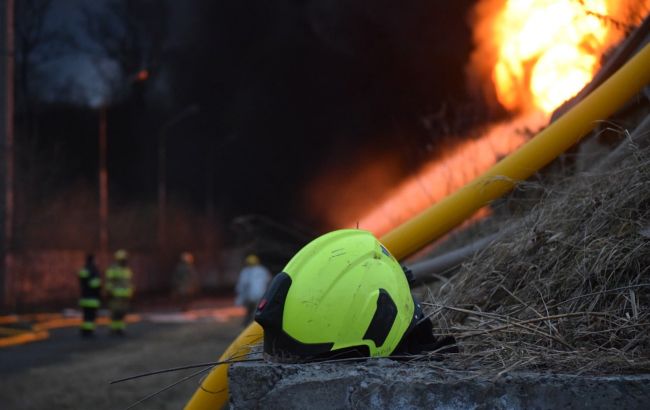 У Київській області ліквідували чотири осередки загорання торфовищ, гасять ще два