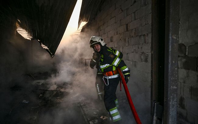 В одном из районов Киева горела стройка (фото)
