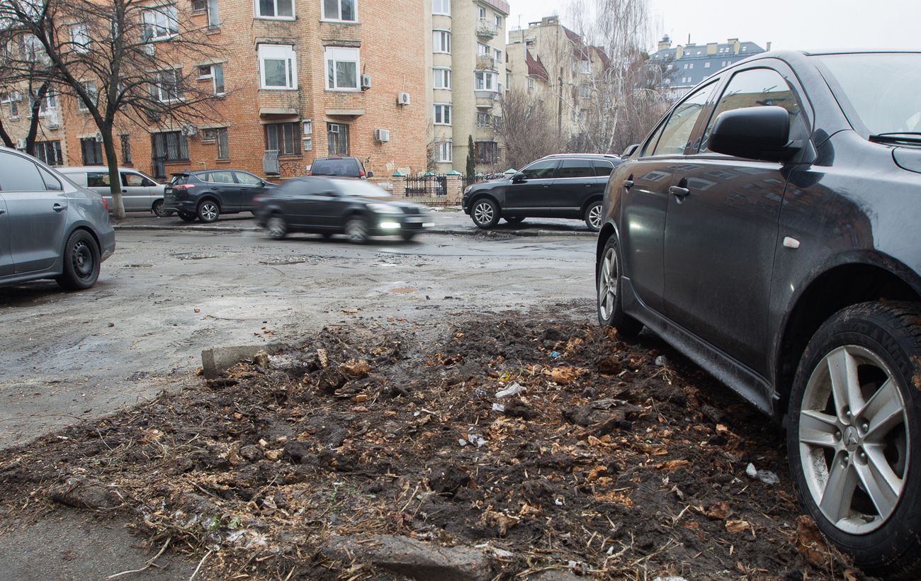 Где нельзя парковаться во дворе водителям - советы и правила | РБК Украина