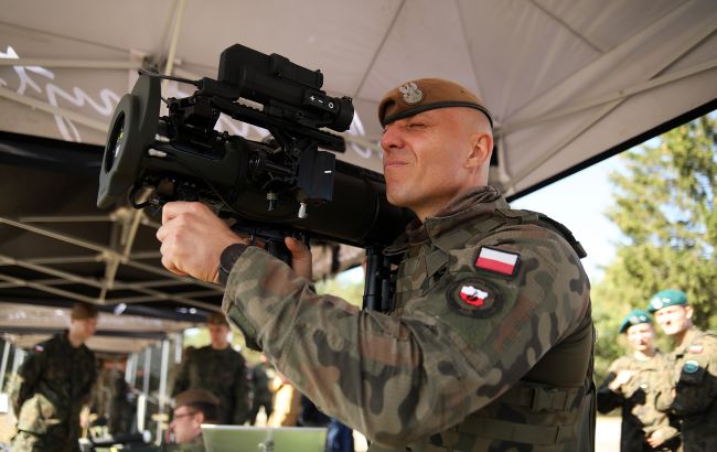 Из Беларуси в воздушное пространство Польши запустили десятки метеозондов с контрабандой