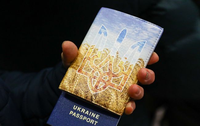 Українцям знову дозволили виїжджати за кордон за внутрішніми паспортами, - МВС