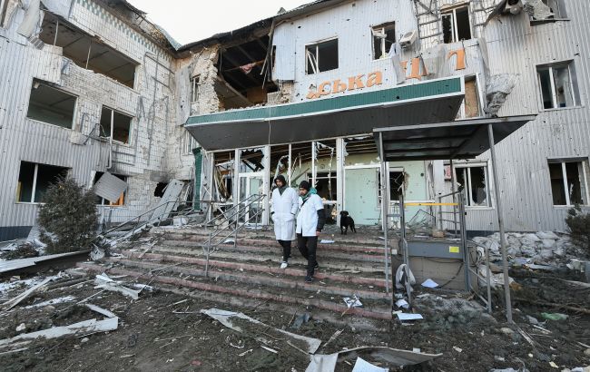 Окупанти з 24 лютого зруйнували в Україні понад сотню медичних закладів
