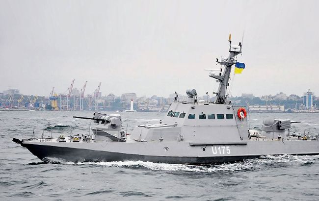 В Киеве на воду спустили артиллерийский катер