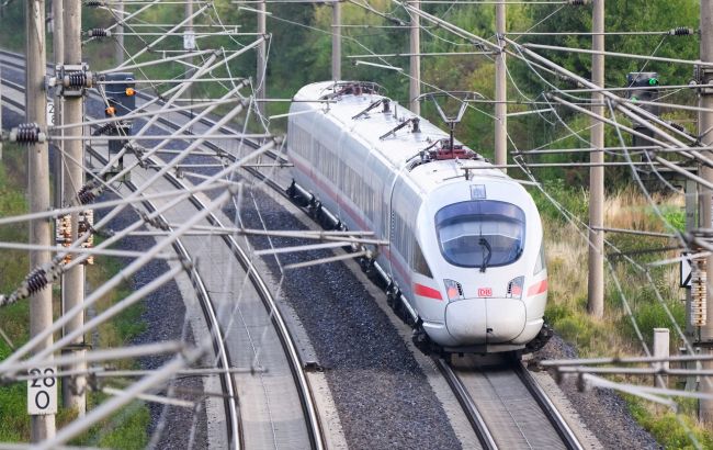Підозрюють саботаж. У Німеччині перерізали кабелі на важливій залізничній лінії